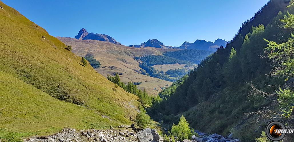 Vue sur le vallon de montée.