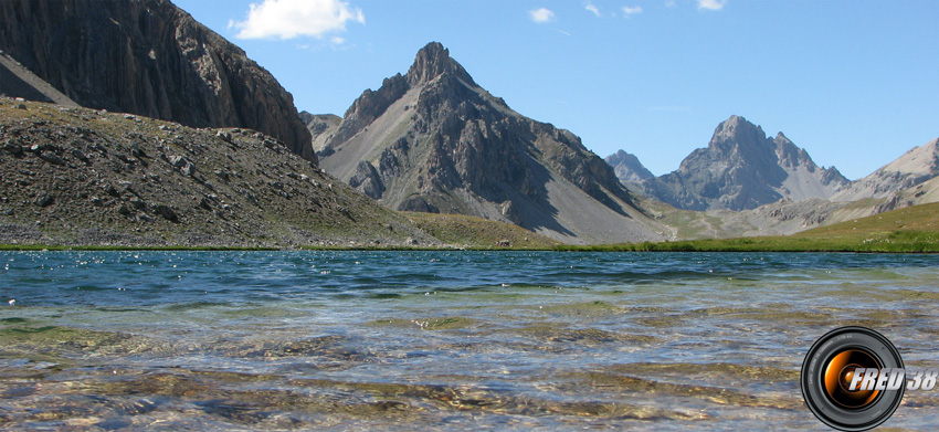 Lac de Roburent situé sur l'itinéraire.