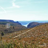 Le plateau et en fond le lac de Sainte-Croix.