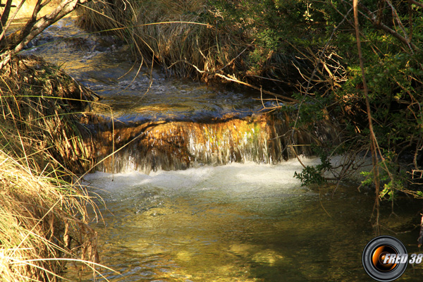 Petite cascade dans le Ravin du Riou