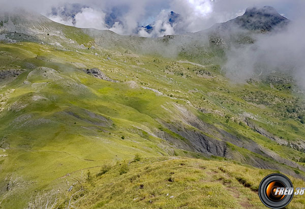 Le col vu du sommet