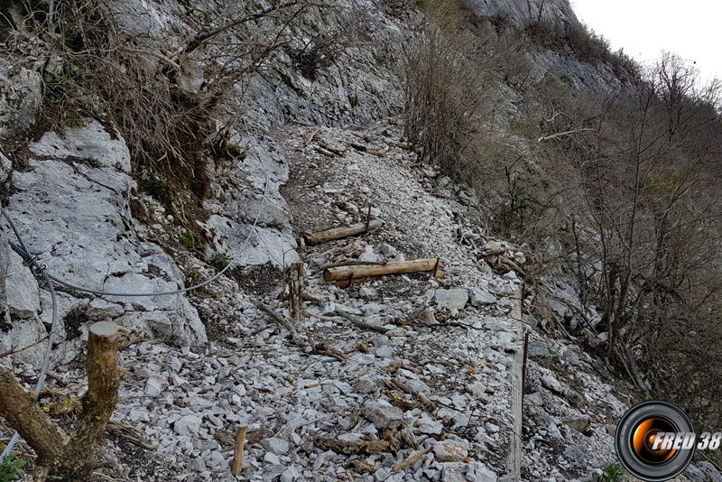 Le passage dans les éboulis.