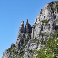Sentier balcon en versant est.