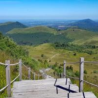Le garnd escalier et en fond Puy Pariou.