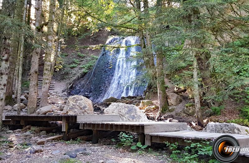 Prés de la cascade du Rossignolet.