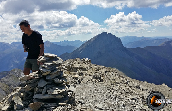 Le cairn du sommet