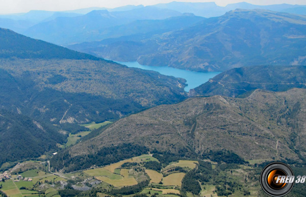 Lac de Castillon vu du sommet.