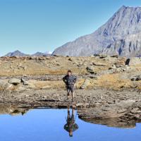 Près du petit lac sans nom.