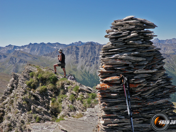 Le gros cairn du sommet.