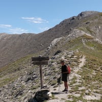 Le sommet vu du col éponyme.