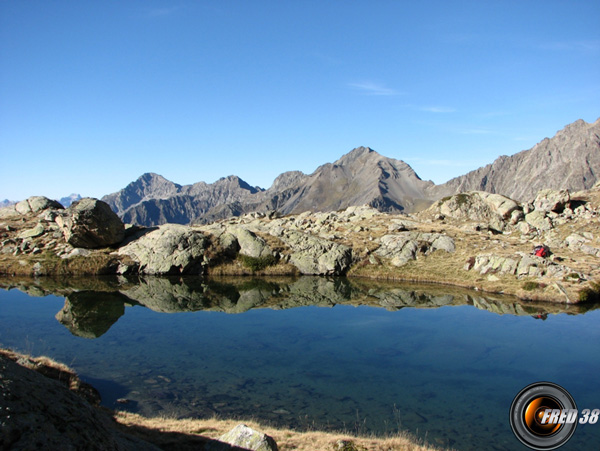 Le lac Lautier à 2363 m.