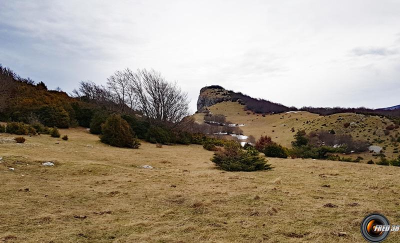 Large crête de montée.