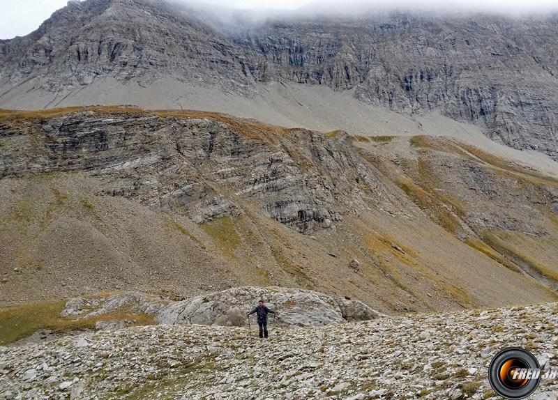 Descente sur le col des Esbéliousses.