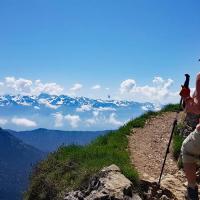 En fond Le massif de Belledonne.