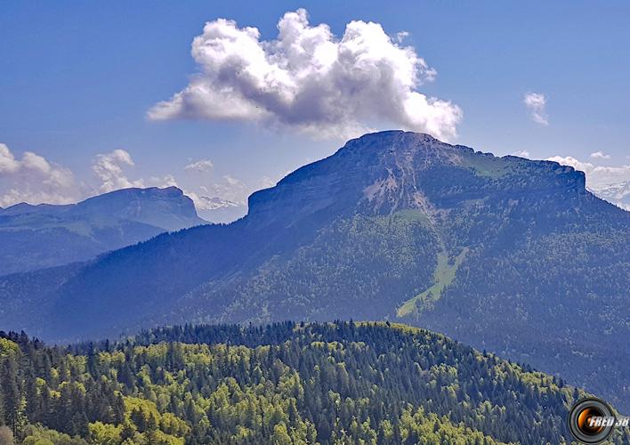 Chamechaude vu du sommet.