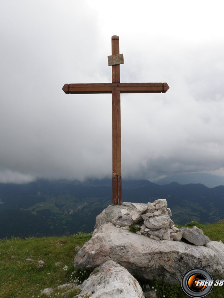 La croix du sommet.