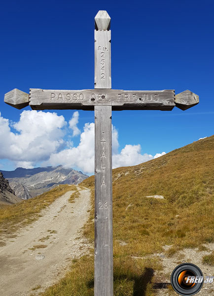 La croix du col