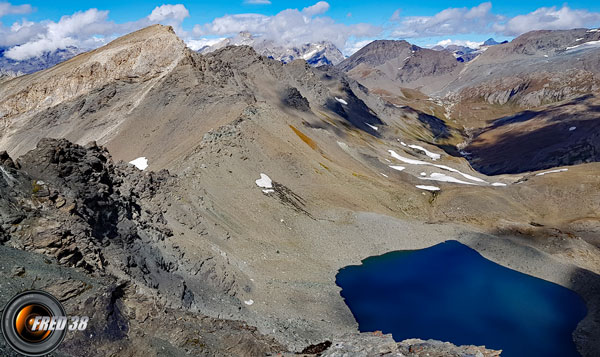 Le lac vu du sommet.