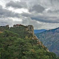 La Cadière de Brandis et en fond le Grand Margès.