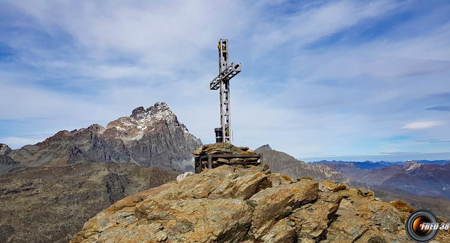 Le sommet et le Monviso.