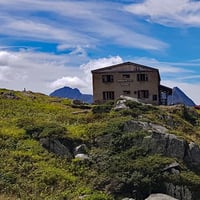 Arrivée sur le refuge.