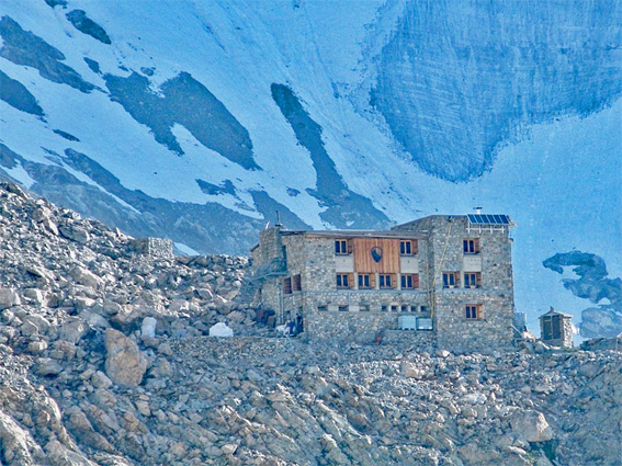 Refuge des ecrins photo