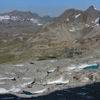 Le plateau ou se trouvent les lacs.