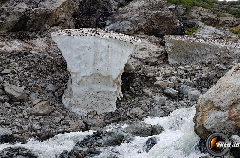 Au bord du torrent.