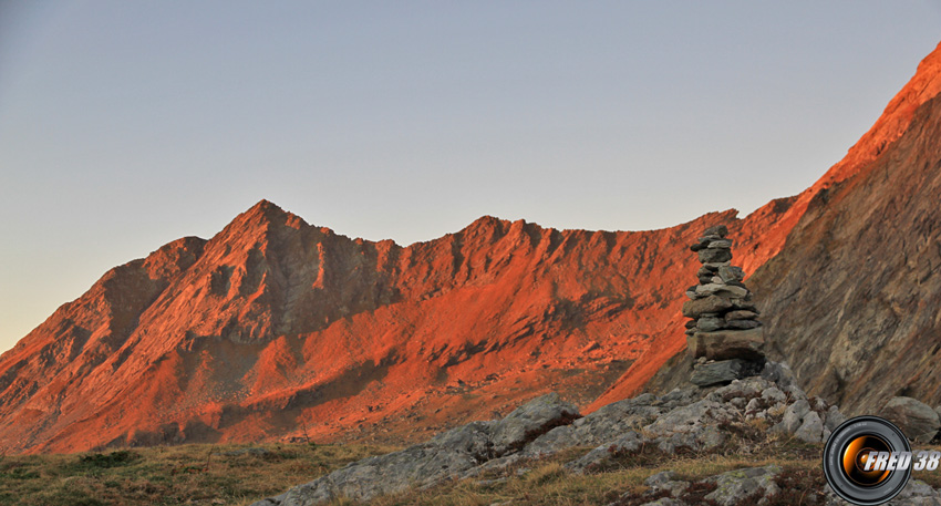 Départ du sentier de retour et pointe de Méribel.