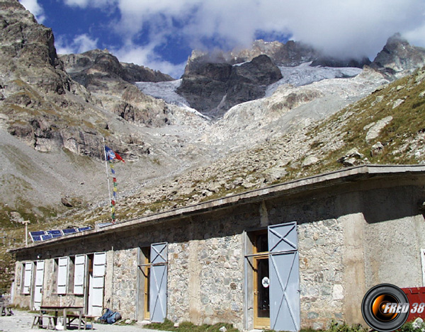 Refuge temple ecrins photo