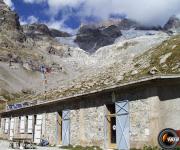 Refuge temple ecrins photo