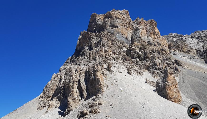 Brec de Chambeyron vu du Pas de Couleta.