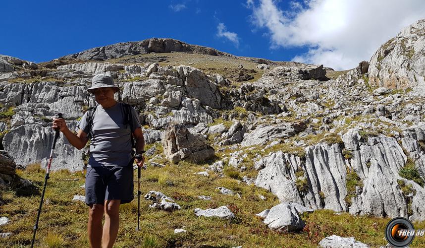 La descente sous le sommet.