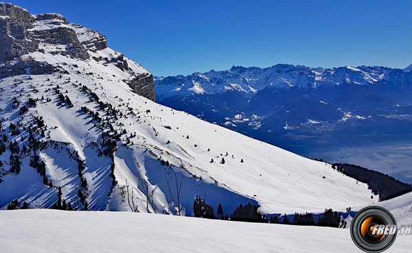 Col des Ayes sous la Dent de Crolles.