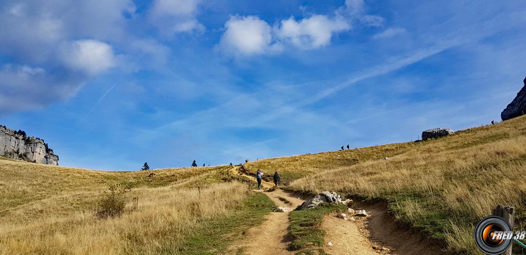 Arrivée au col des Ayes.