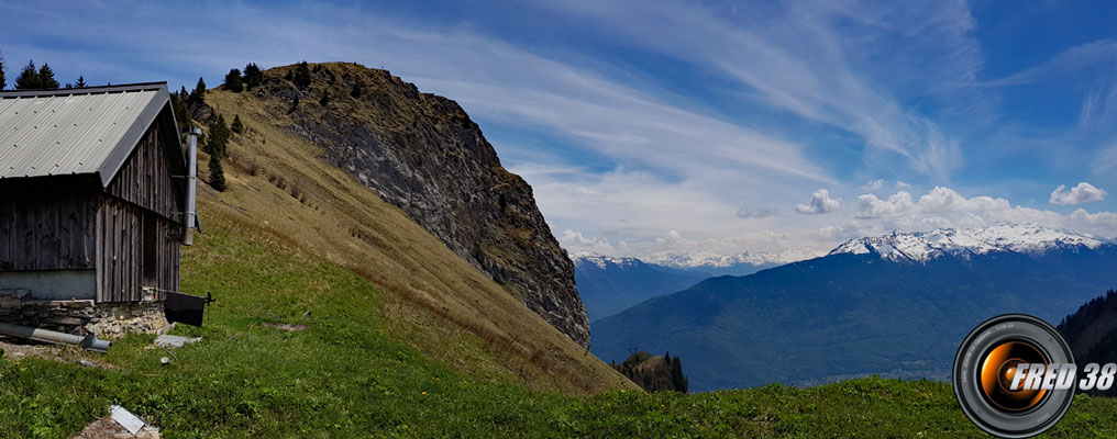 Le col et la cabane