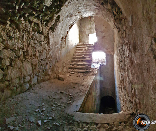 L'intérieur du fort de Giaure.