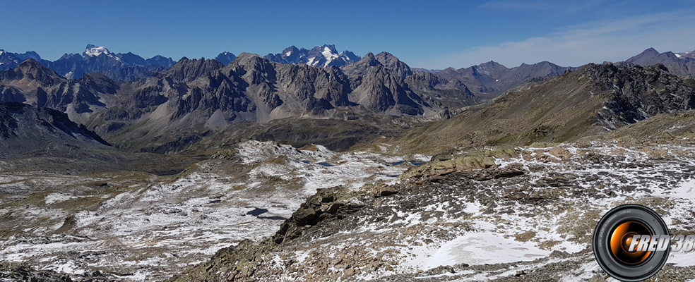 Vue sur les lacs de la Madeleine.