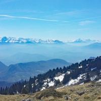 Belledonne et le Taillefer vus du sommet.