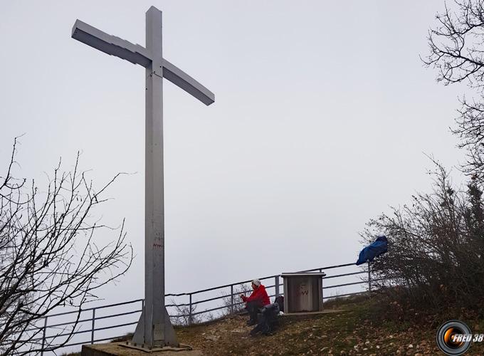 La croix du sommet.