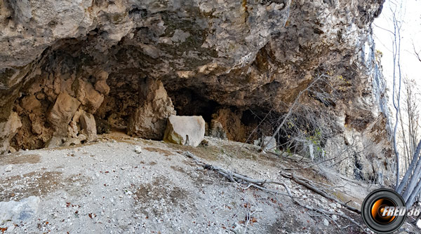 La grotte de la Barre Mangin.