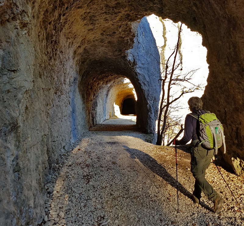 Les tunnels.