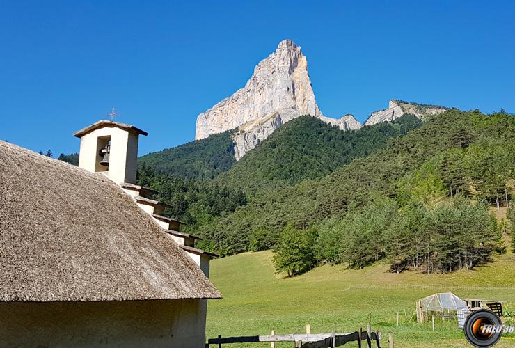 Chapelle de Trézanne et Mont-Aiguille.