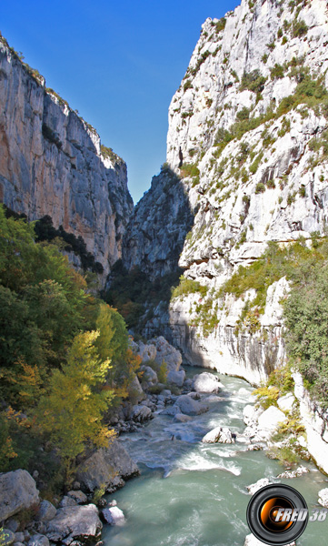 Le Verdon vu de la passerelle.