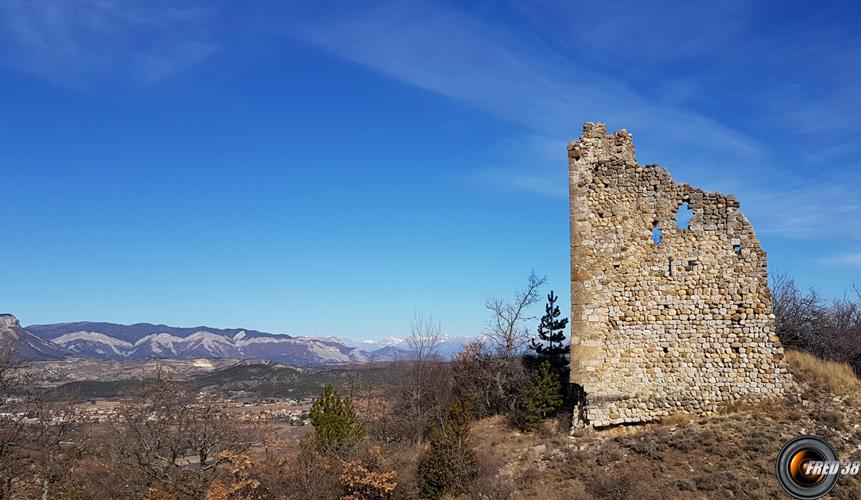 La tour ruinée.