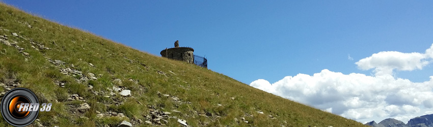 Le poste d'observation au dessus de la batterie de Cuguret.