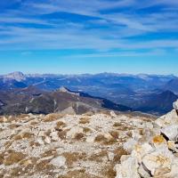En fond le versant est de la chaîne du Vercors.