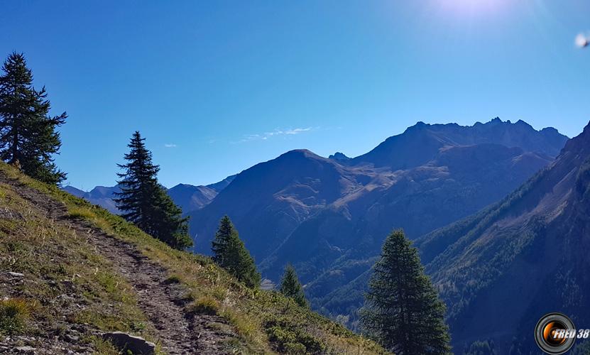 Sentier en balcon.