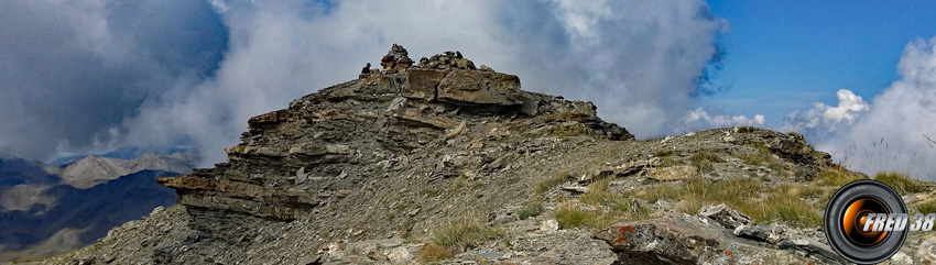 La crête du sommet.