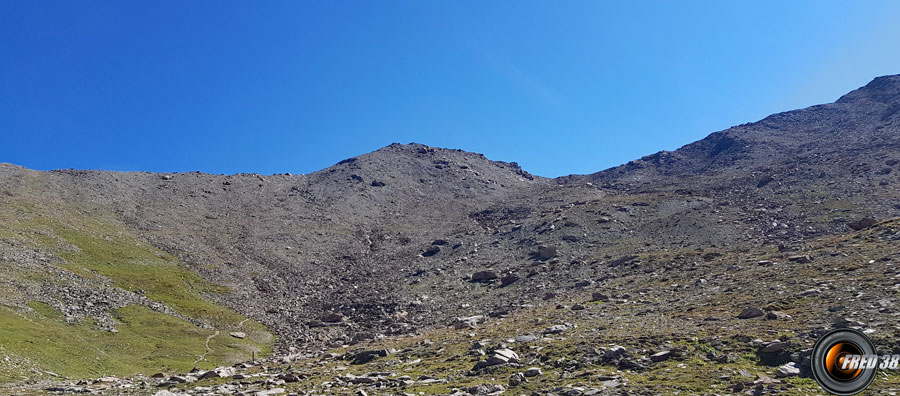 Le sommet vu de la cabane des Gardes